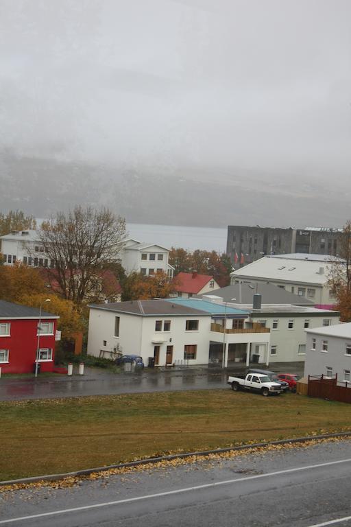 Brekkugata 33 Guesthouse Akureyri Exterior photo