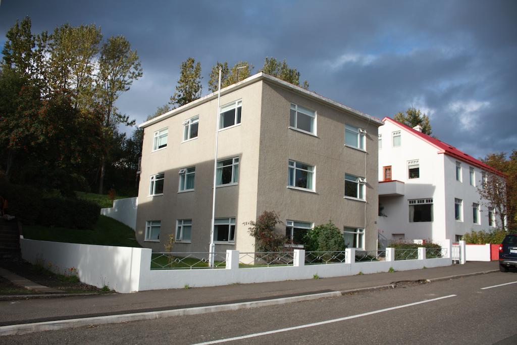 Brekkugata 33 Guesthouse Akureyri Exterior photo